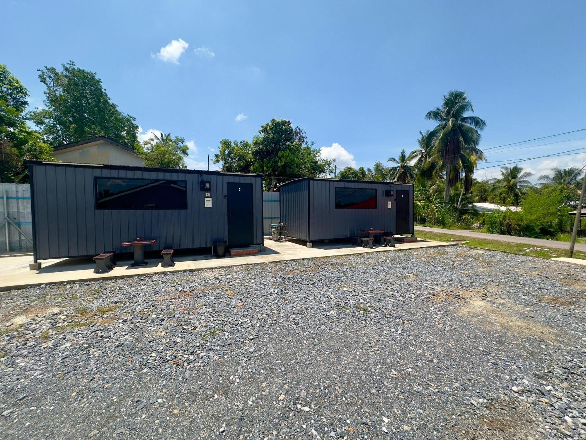 Padang Besar Gray Cabin Exterior photo